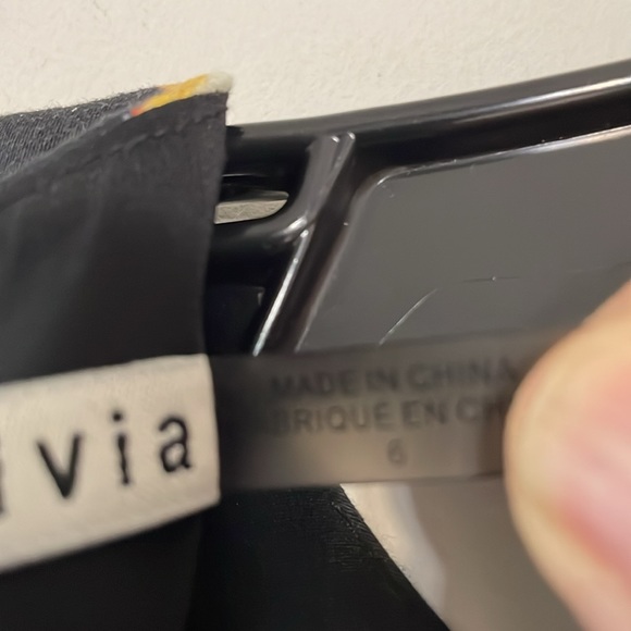 Alice and Olivia - Picture 8 of 8